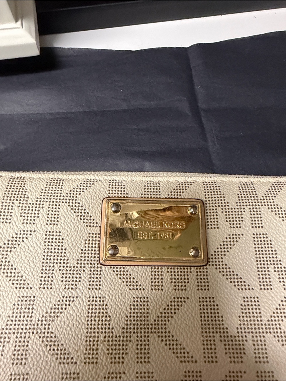 Michael Kors Beige Signature Zip Wallet with Gold Plate - Picture 6 of 6